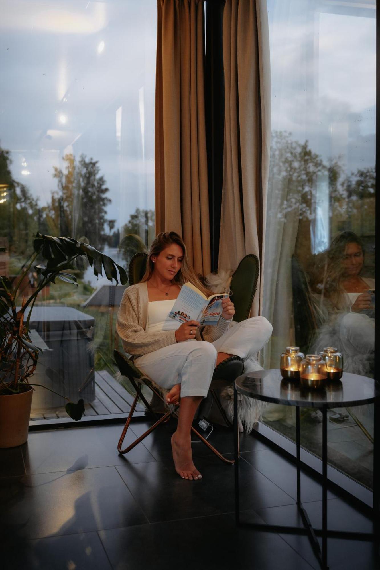 Wonderinn Riverside Arnes  Экстерьер фото