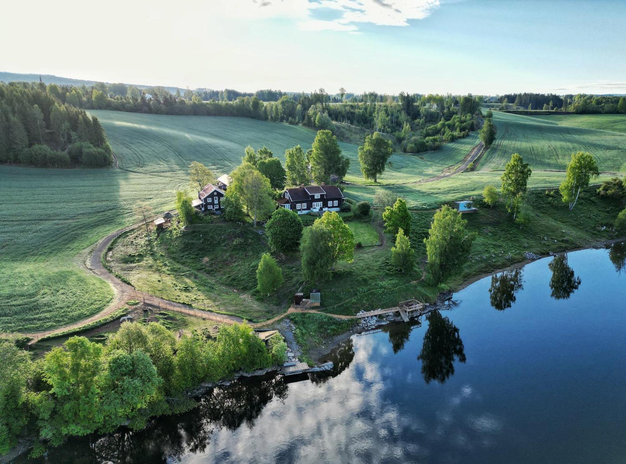 Wonderinn Riverside Arnes  Экстерьер фото