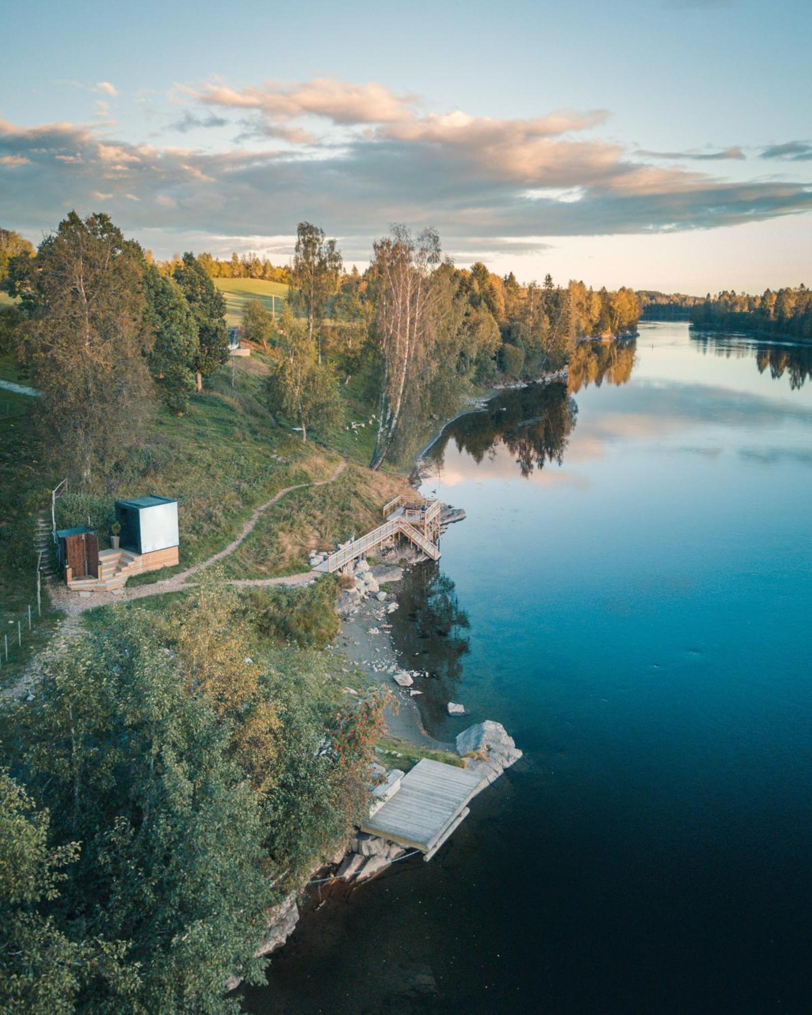 Wonderinn Riverside Arnes  Экстерьер фото
